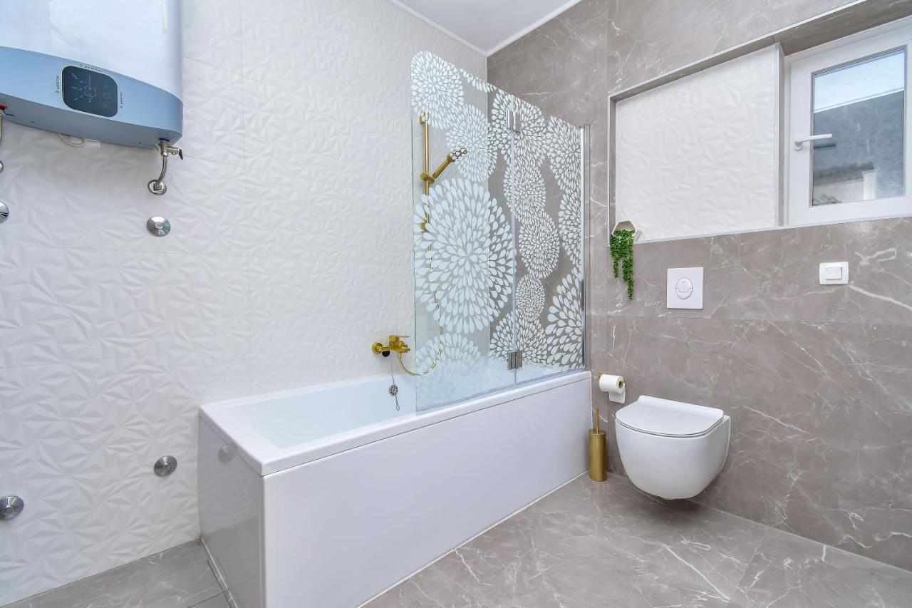Apartment Ela أوميس المظهر الخارجي الصورة