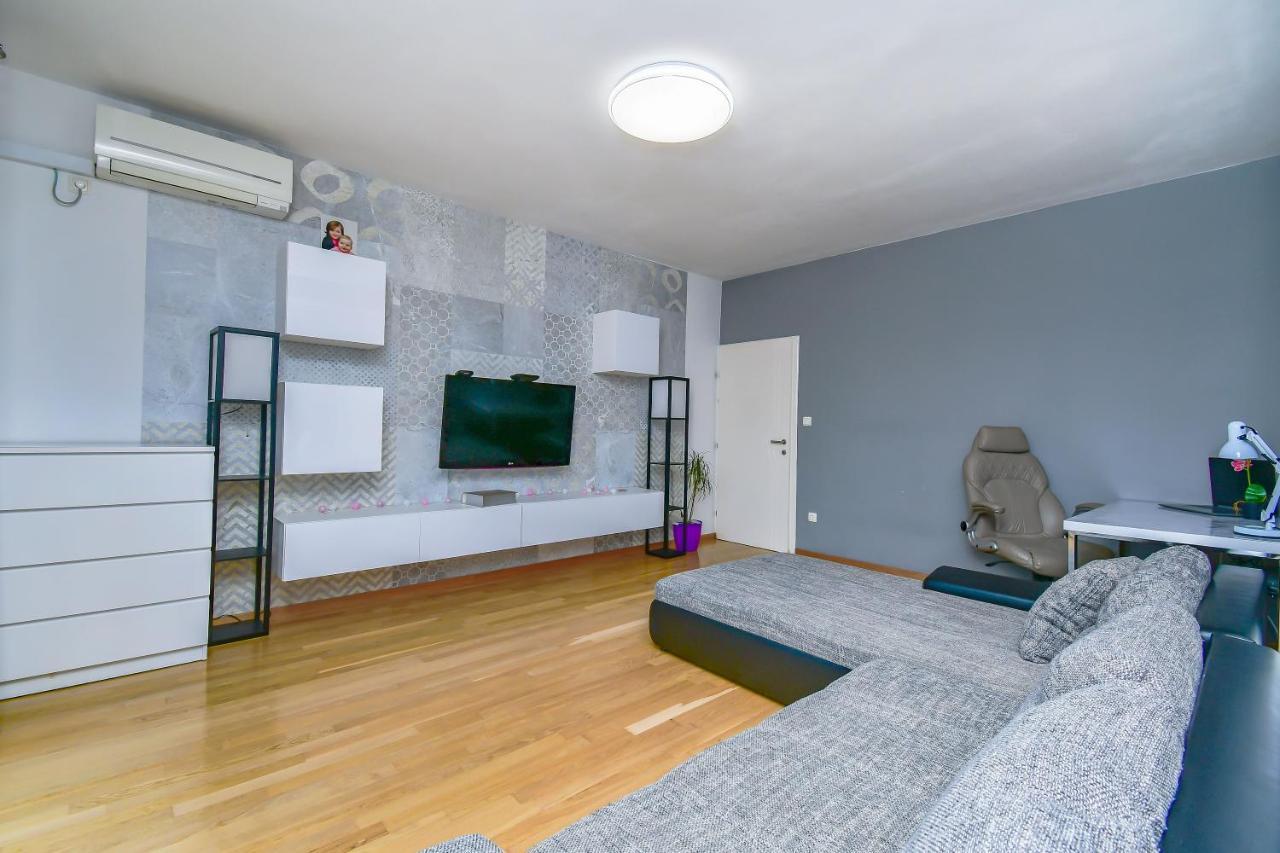 Apartment Ela أوميس المظهر الخارجي الصورة